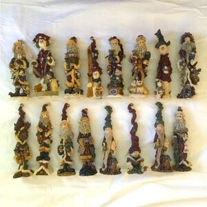 16 Boyds Bears Christmas Collectible figurines decorations